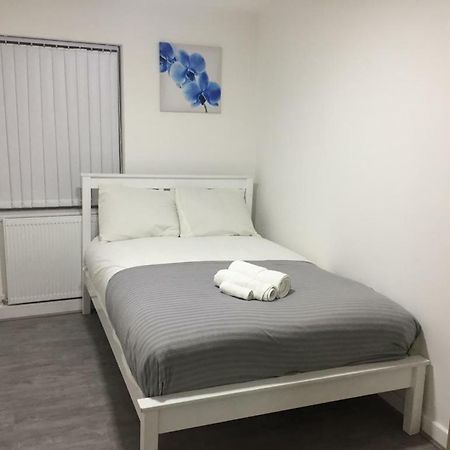 Sama'S Stylish Apartment Room 1 Манчестер Экстерьер фото